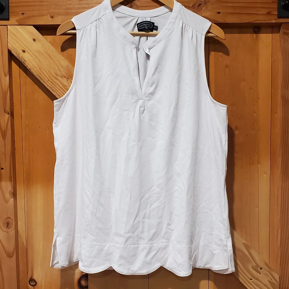 Duffield Lane - Walsh Top in White w/ Scalloped Hem